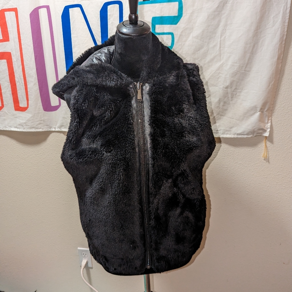 Reversible Fur to Puffer Vest Black w/ Hood